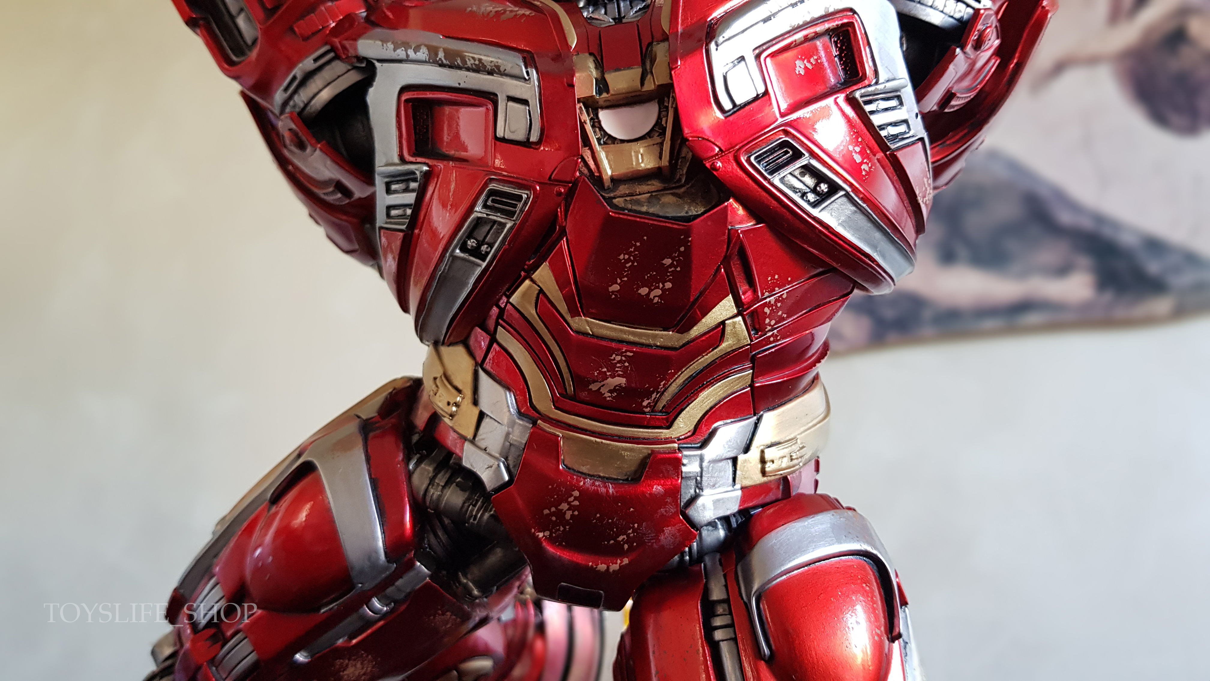 iron-studios-avengers-infinity-war-hulkbuster-1:10-statue-review-toyslife-10