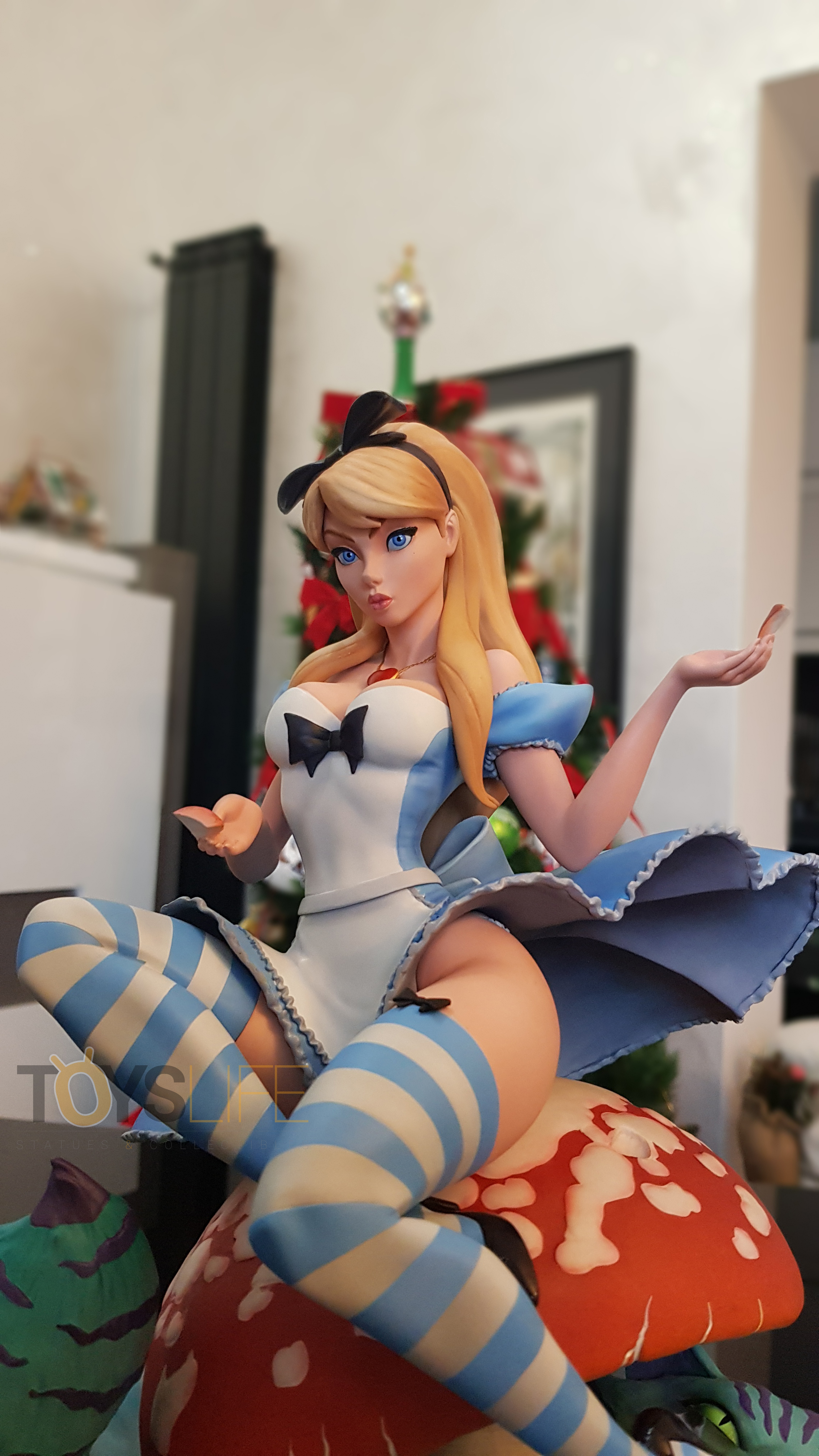 sideshow-fairytale-fantasies-jscampbell-alice-exclusive-statue-toyslife-review-07
