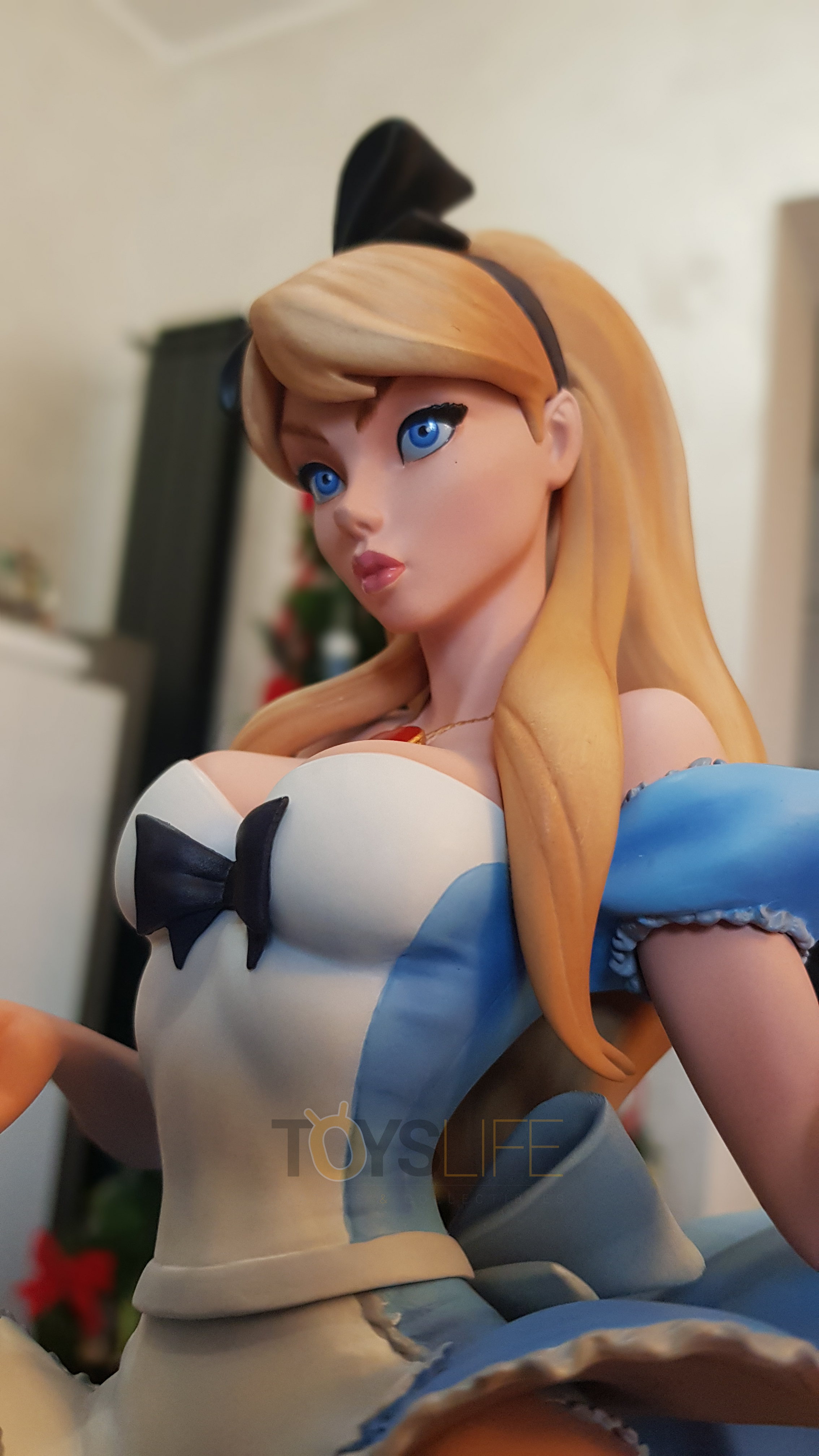 sideshow-fairytale-fantasies-jscampbell-alice-exclusive-statue-toyslife-review-10
