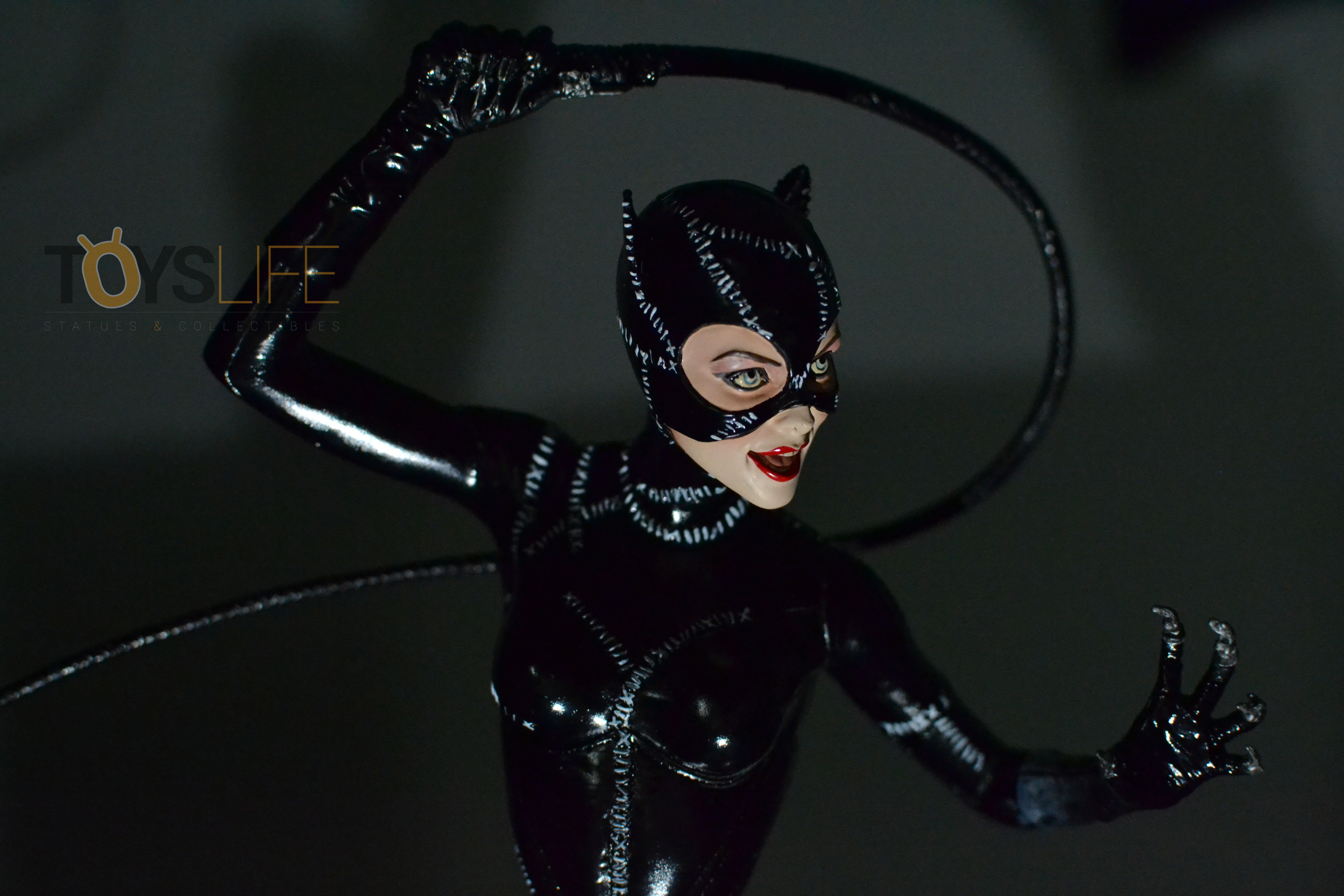 tweeterhead-catwoman-michelle-pfeiffer-maquette-toyslife-review-26