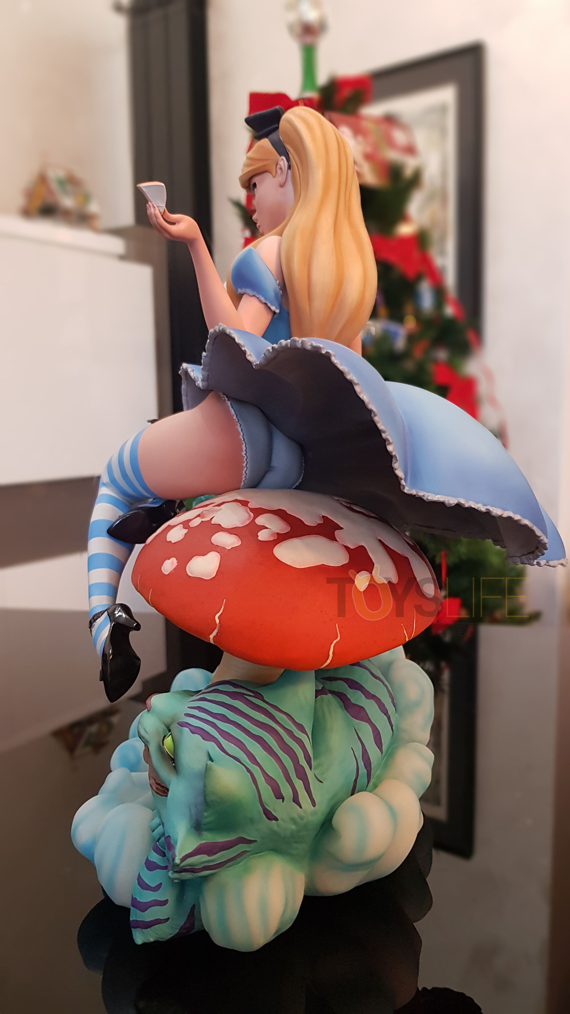 sideshow-fairytale-fantasies-jscampbell-alice-exclusive-statue-toyslife-review-04