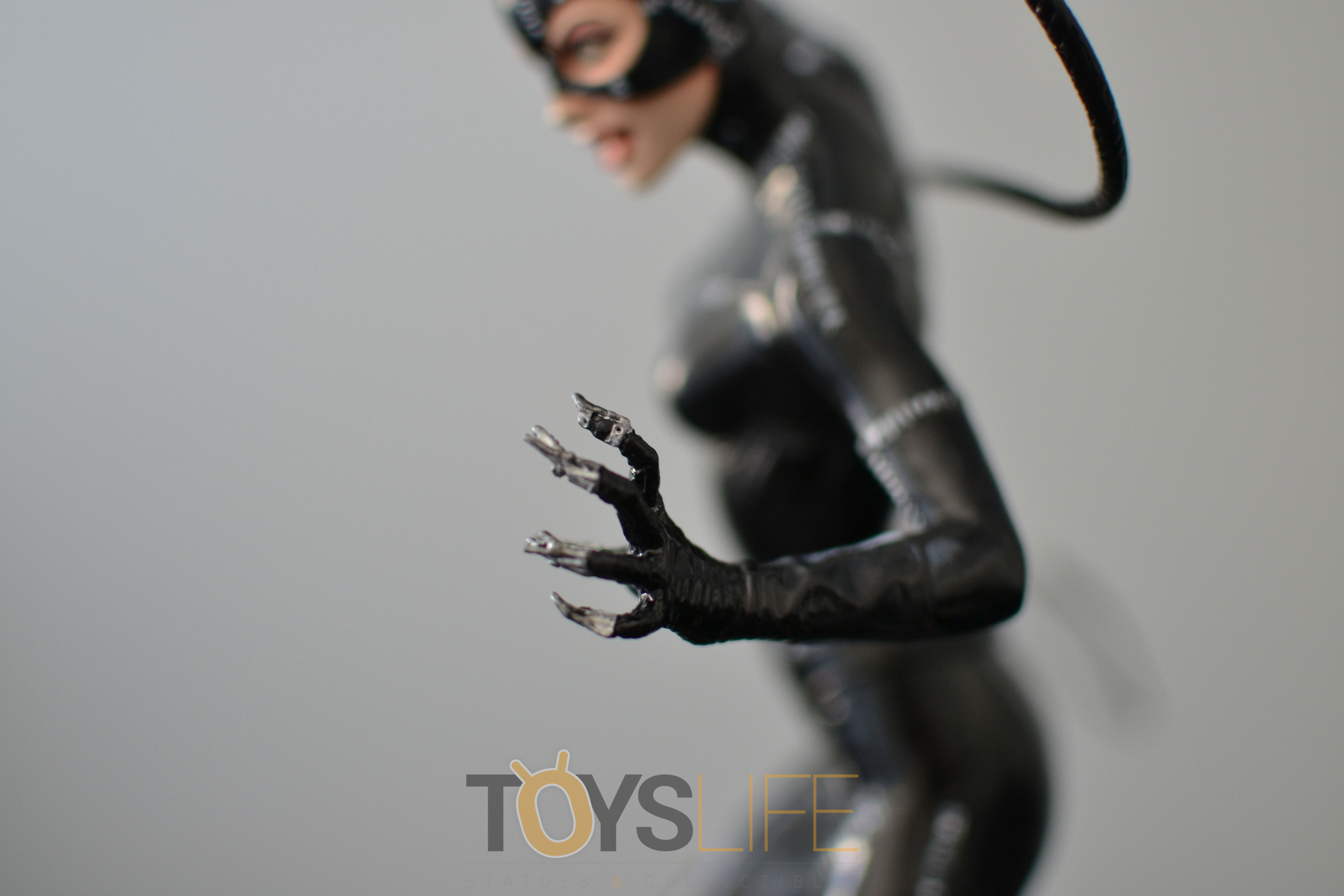 tweeterhead-catwoman-michelle-pfeiffer-maquette-toyslife-review-16
