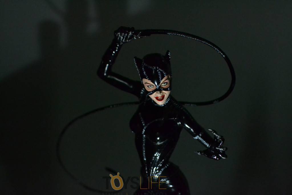 Tweeterhead Catwoman 1:6 Maquette Michelle Pfeiffer Live Review - TOYSLIFE