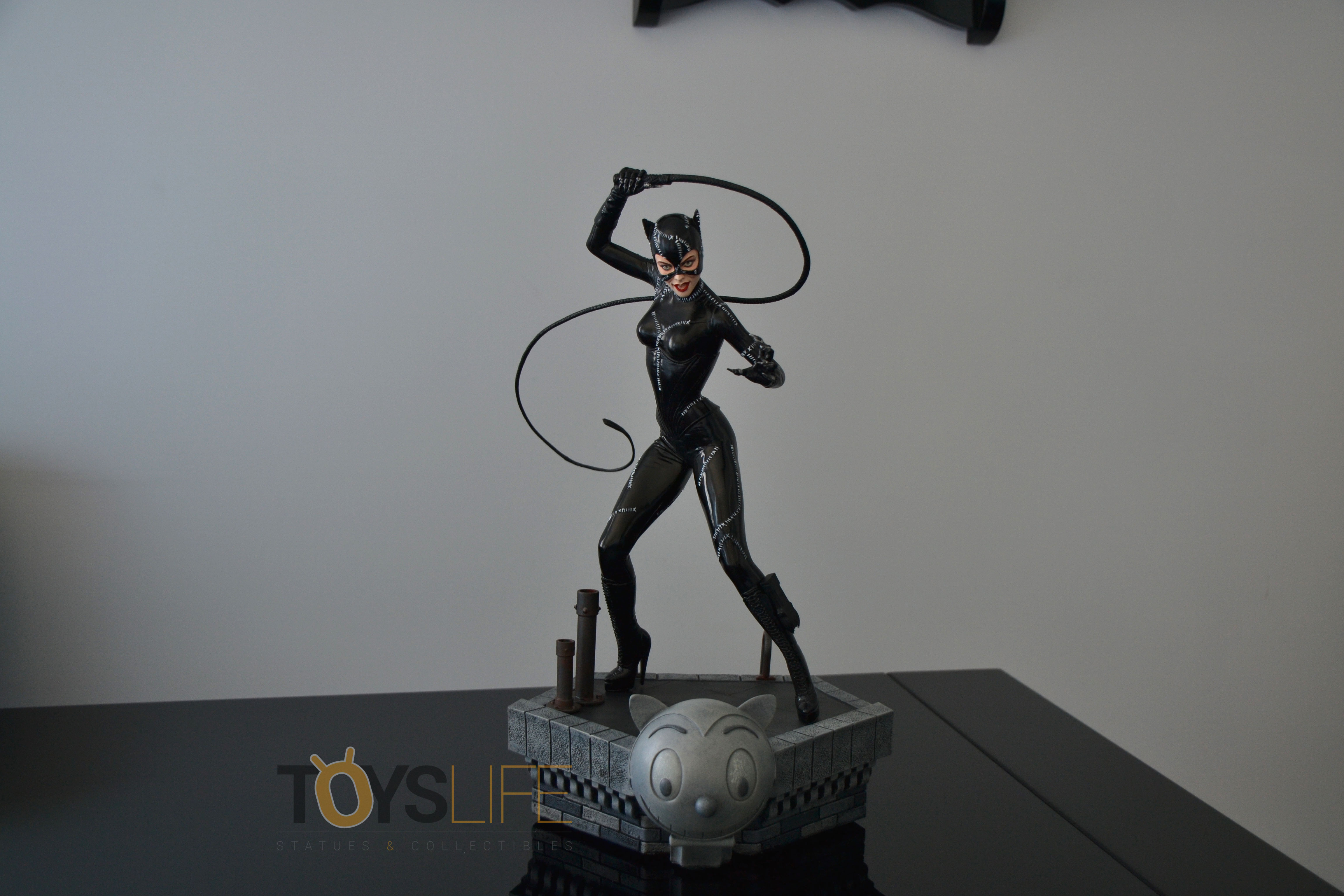 tweeterhead-catwoman-michelle-pfeiffer-maquette-toyslife-review-27